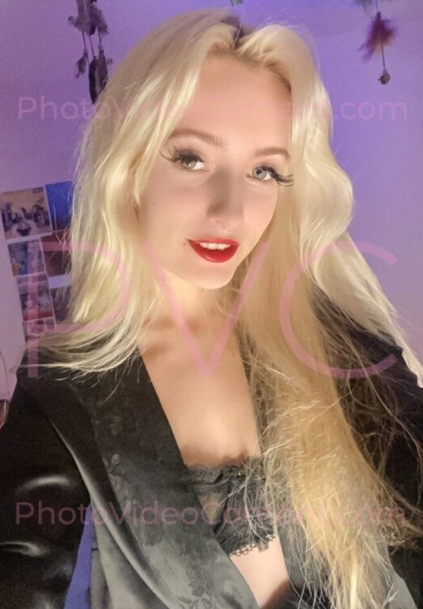 Mary adult model profile